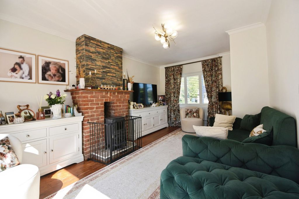 Property photo 3 of 18 Pbox-Img.Jpg