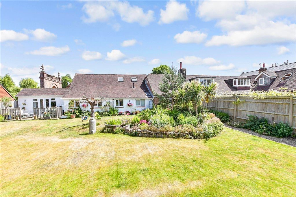 Property photo 3 of 17 External (Brochure)