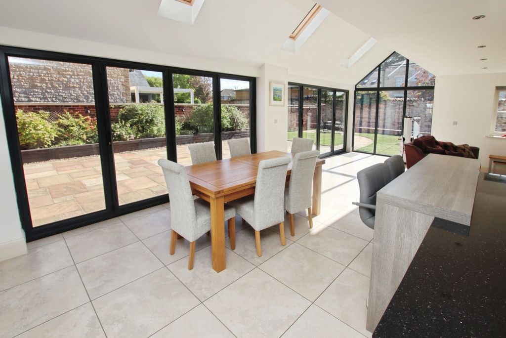 Property photo 2 of 38 4255363