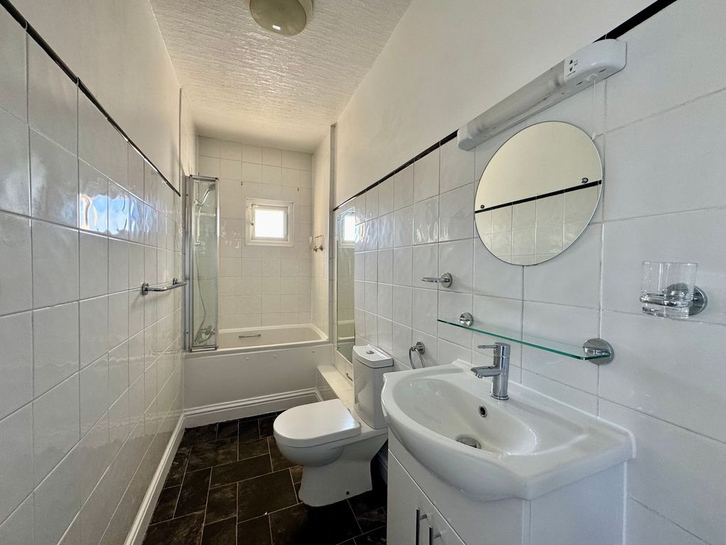 Additional image 4 of 1 bed flat to rentFlat 4, 57 David Place, St Helier JE2