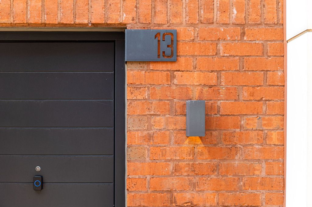 Property photo 1 of 23