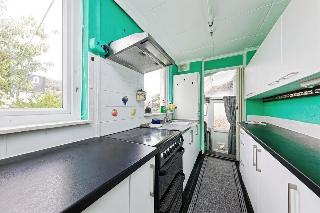 Property photo 3 of 16 Photo