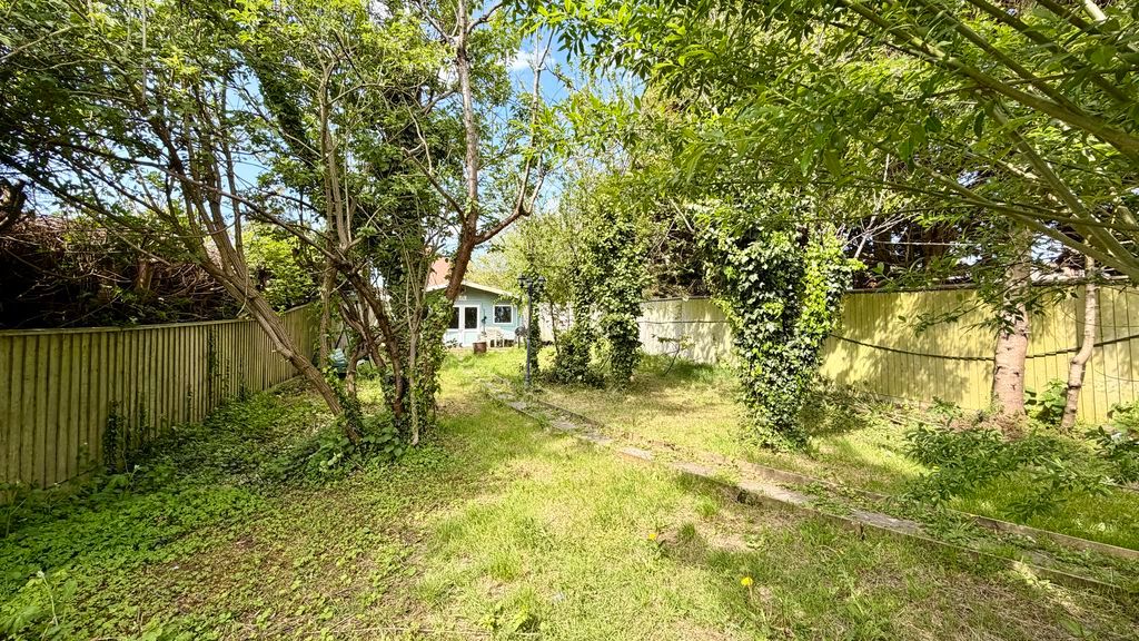 Property photo 2 of 20 Garden