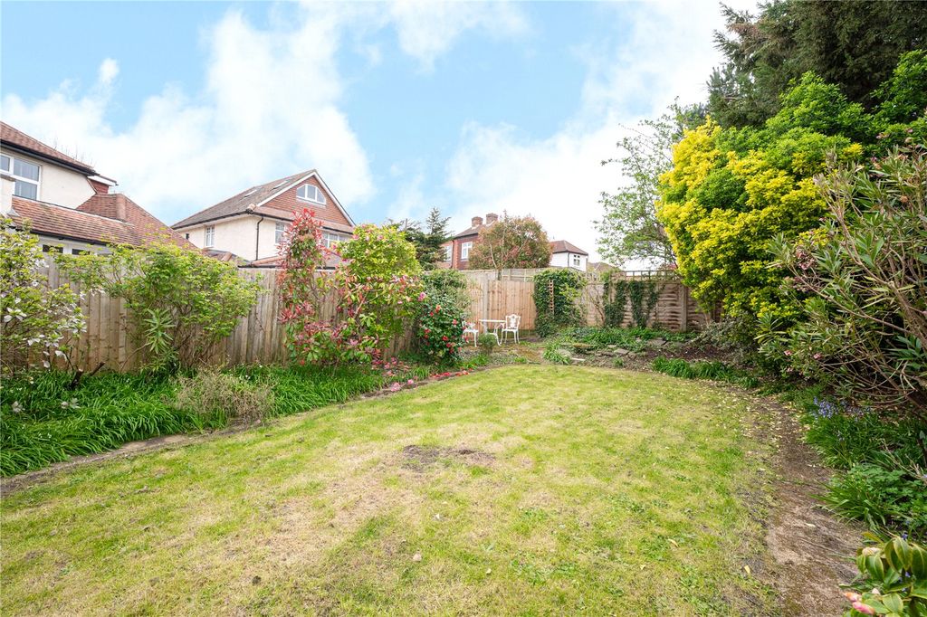 Property photo 2 of 13 Picture No. 18