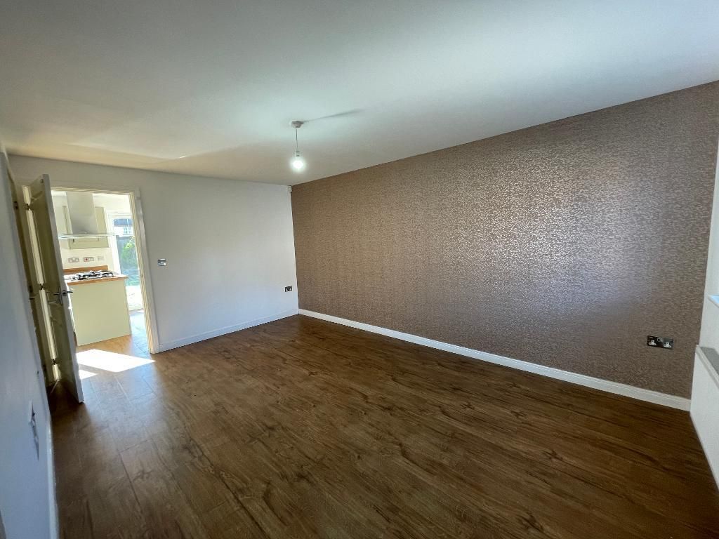 Property photo 2 of 15 Lounge