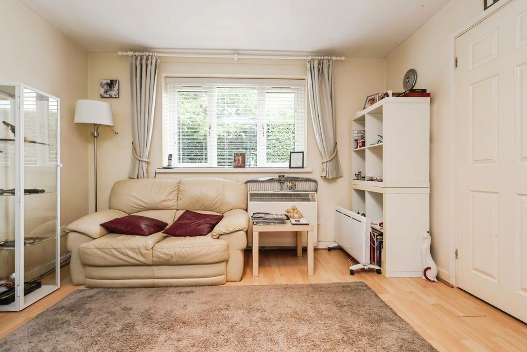 Property photo 2 of 14 Photo