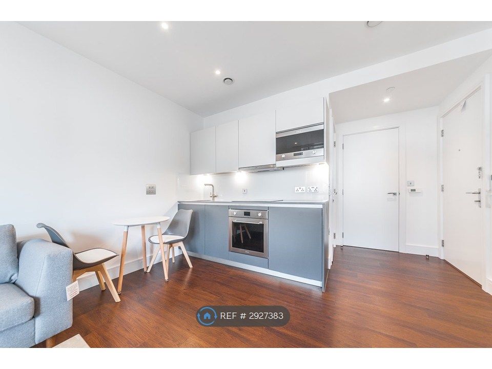 Property photo 1 of 7 Kitchen