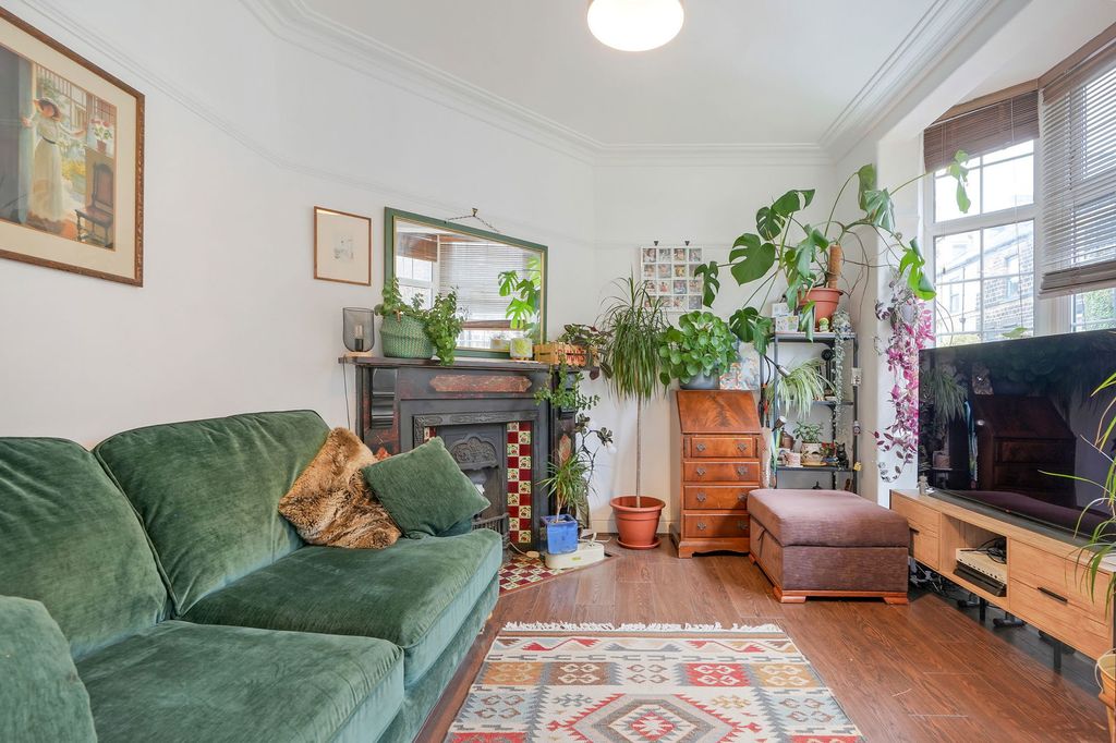 Property photo 3 of 23