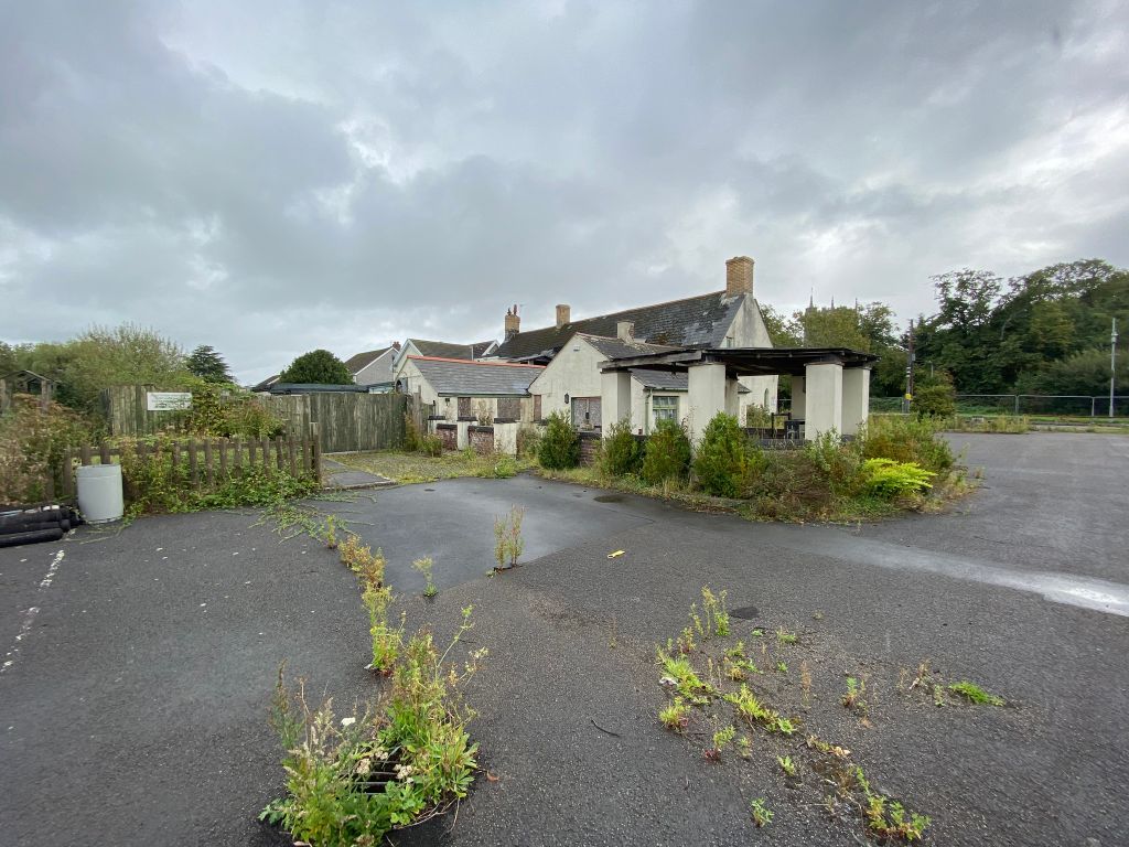 Property photo 3 of 12