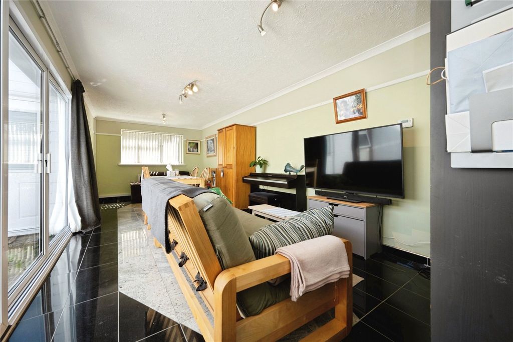 Property photo 2 of 18 Picture No. 19