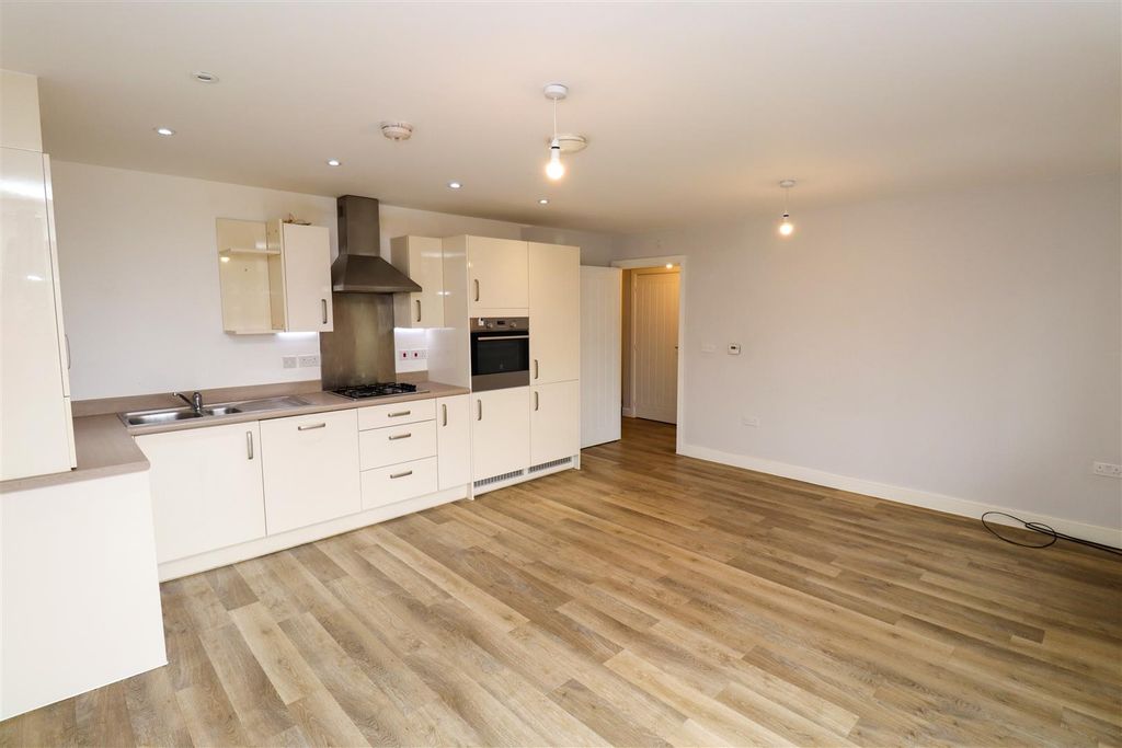 Property photo 3 of 19 Kitchen/Living Space