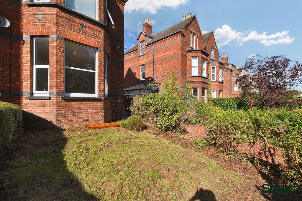 Property photo 2 of 9