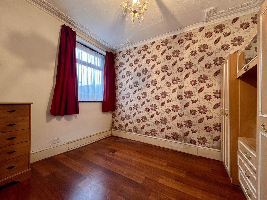 Property photo 3 of 23