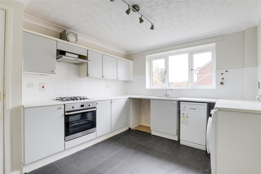 Property photo 3 of 23 11865.Jpg