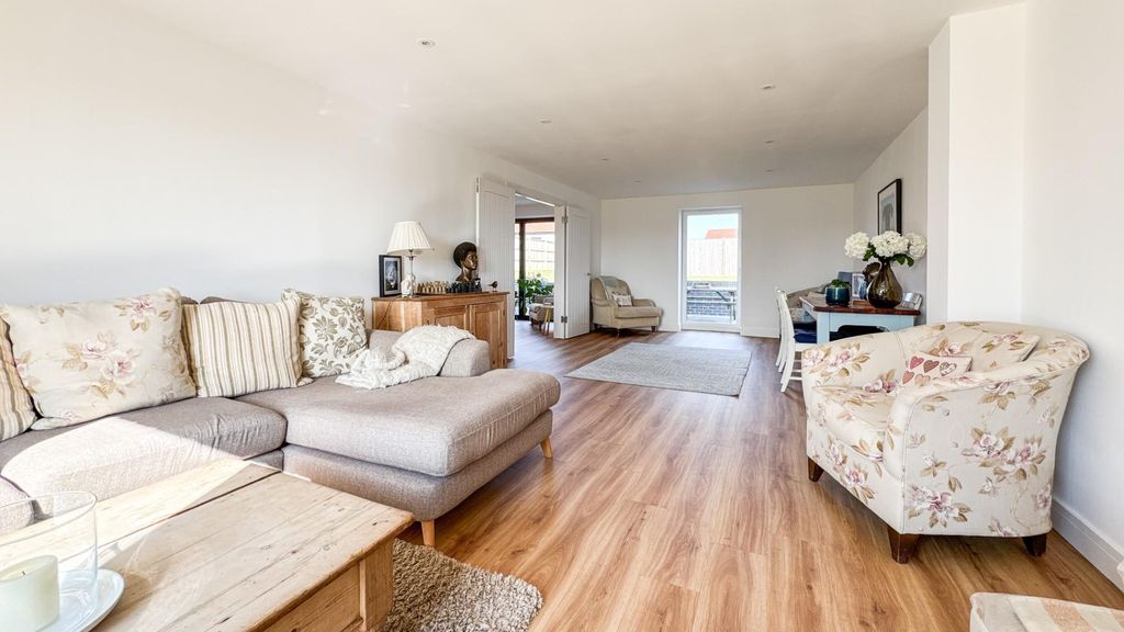 Property photo 3 of 38 Untitled-4699.Jpg
