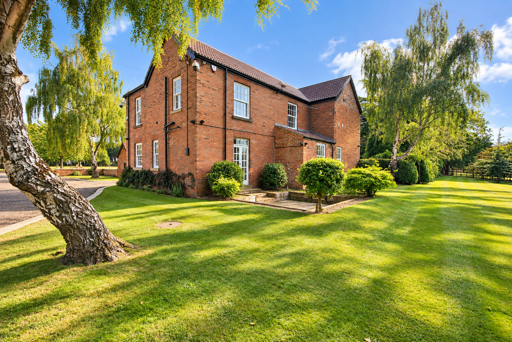 Property photo 1 of 43 1