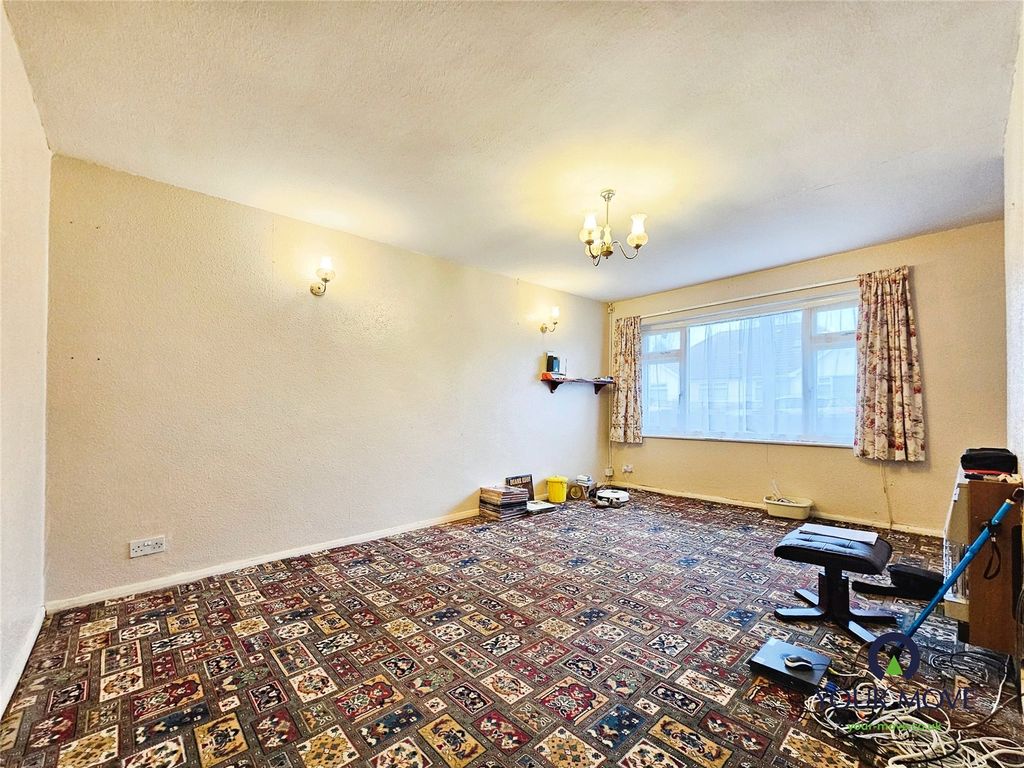 Property photo 2 of 10 Lounge
