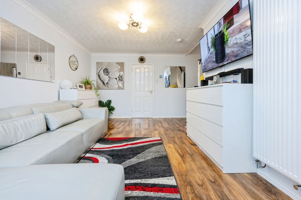 Property photo 2 of 25 Lounge