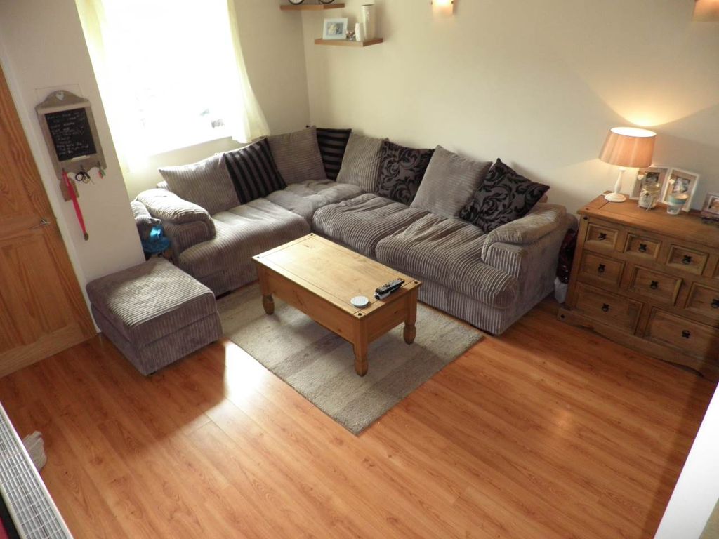 Property photo 3 of 5 Lounge