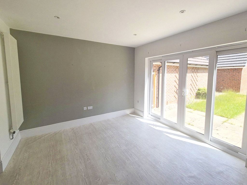 Property photo 3 of 12 Picture No. 27