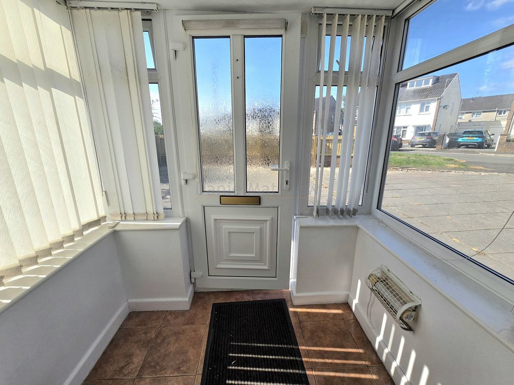 Property photo 3 of 22 Entrance Porch