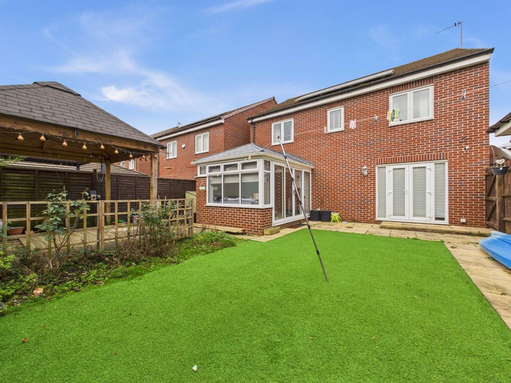 Property photo 2 of 21 Picture No. 31