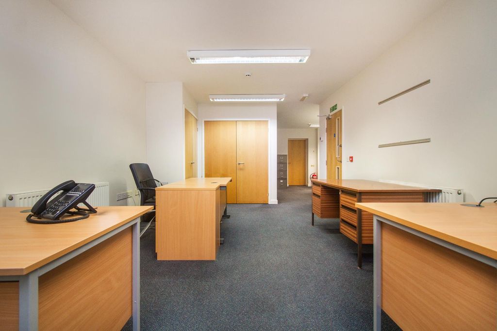 Property photo 3 of 15 Office