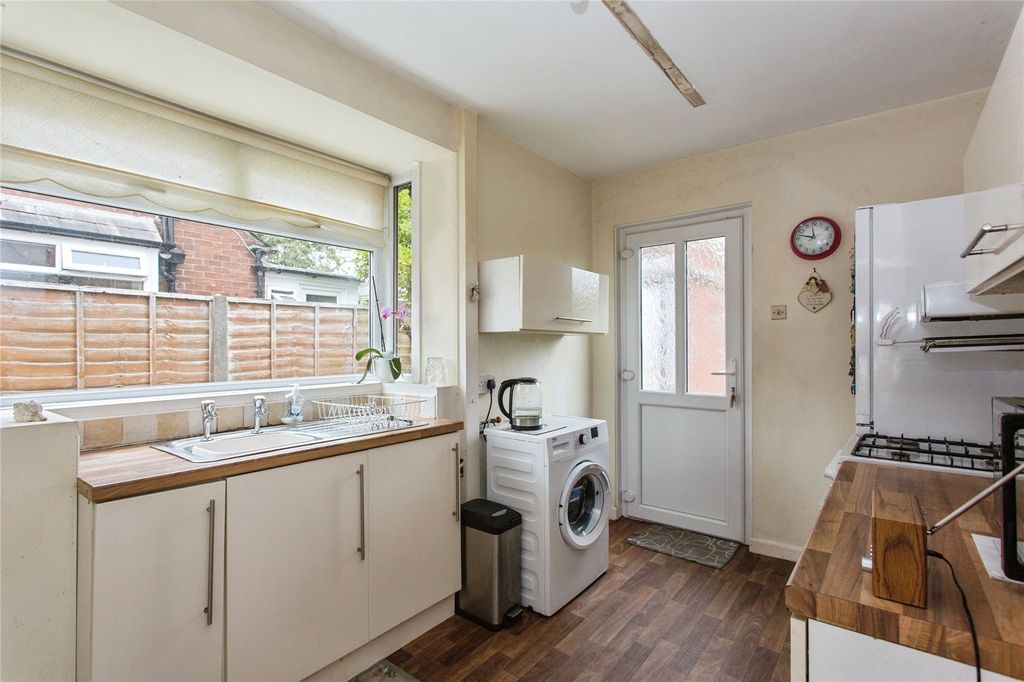 Property photo 2 of 19 Picture No. 15