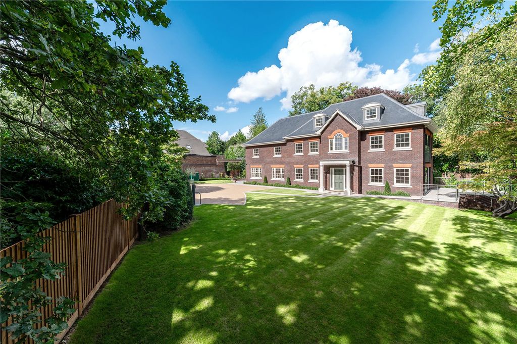 Property photo 2 of 21 Front Aspect