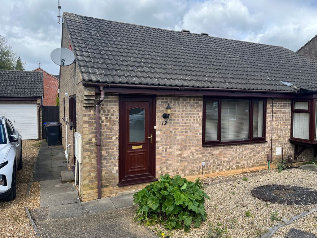 Property photo 1 of 7 Ludlow Close