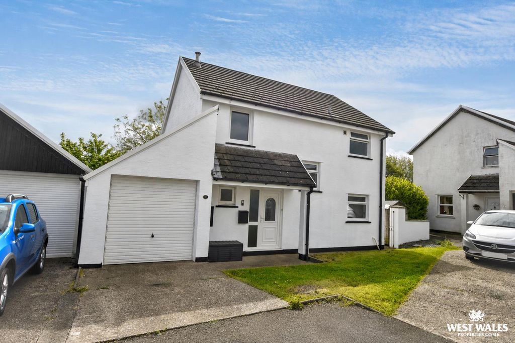 Property photo 1 of 21 990E40B3-9c7E-4691-B83B-Edf522341475.Png