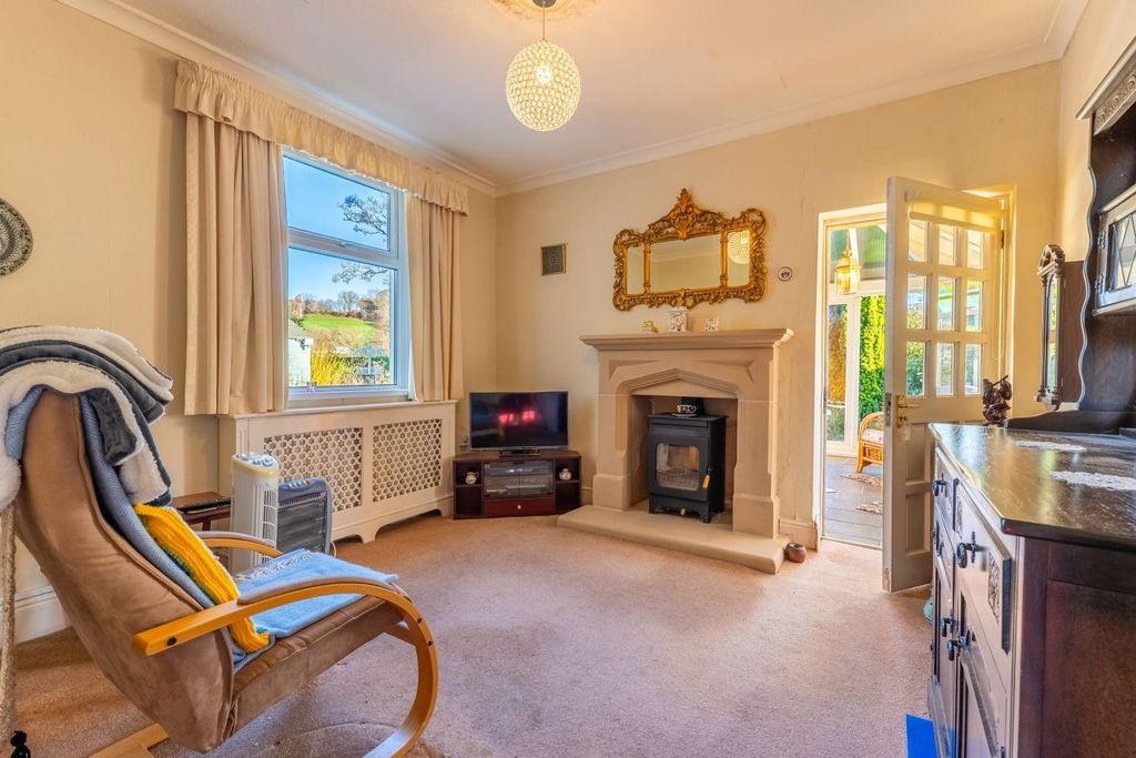 Property photo 2 of 22