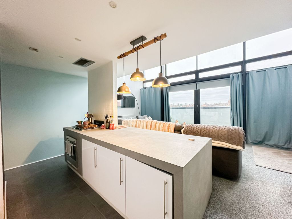 Property photo 2 of 16