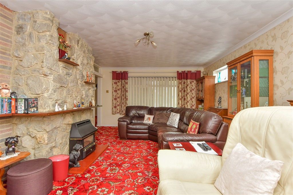 Property photo 2 of 13 Lounge