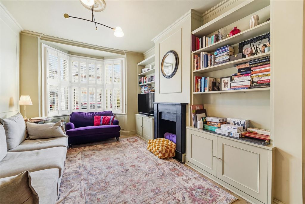 Property photo 3 of 16 Double Reception Roombathroom