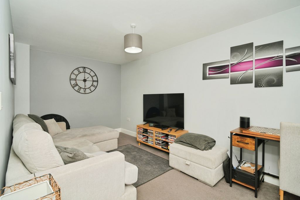 Property photo 3 of 28 Photo #3