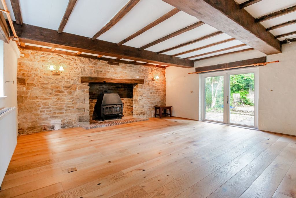 Property photo 2 of 34