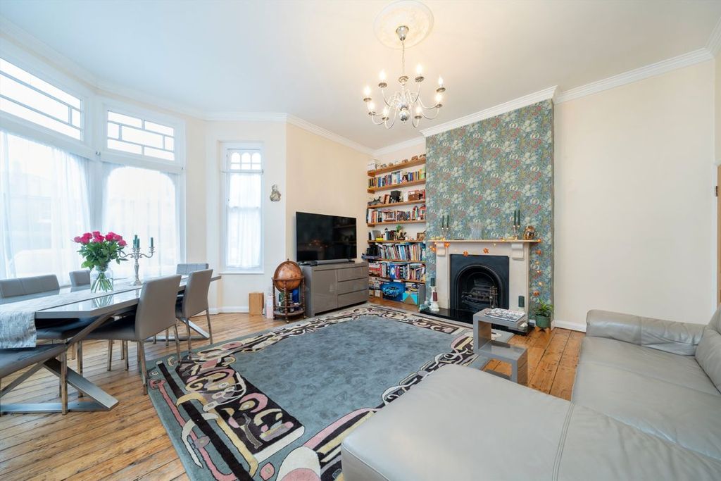 Property photo 2 of 9