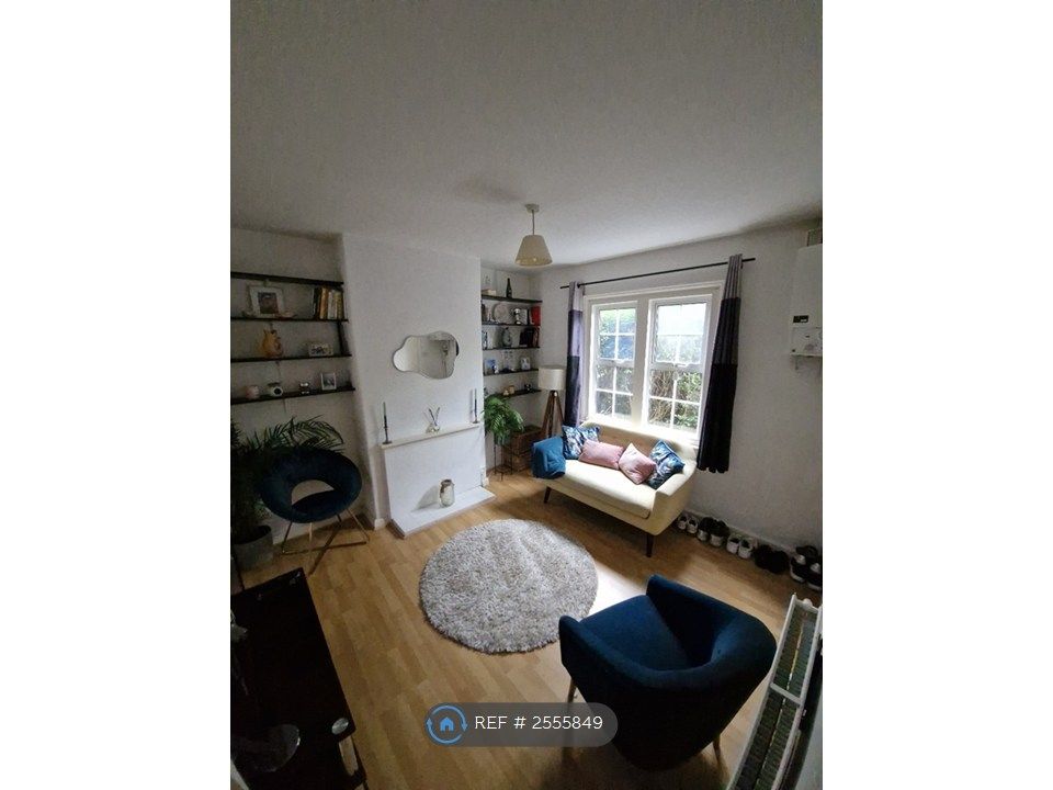 Property photo 2 of 10 Living Room