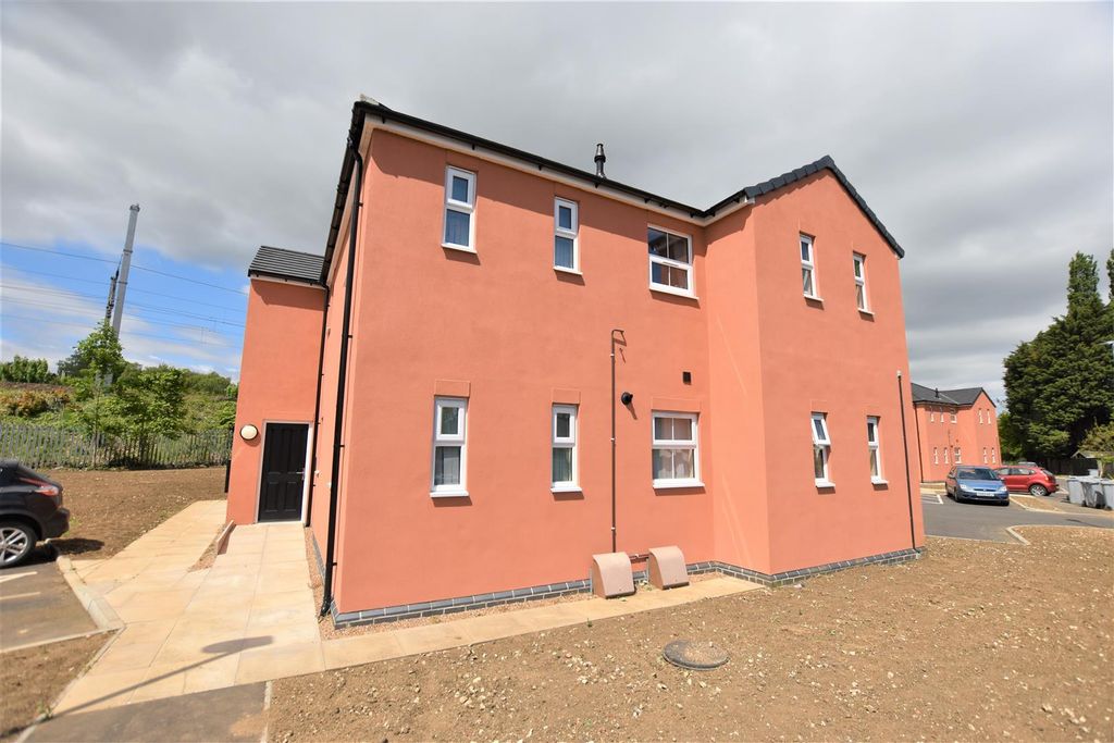 Property photo 1 of 16 Front External