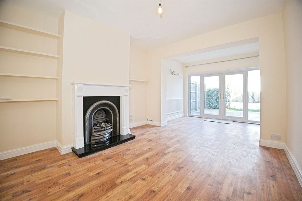 Property photo 3 of 26