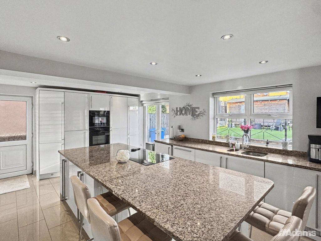 Property photo 1 of 34