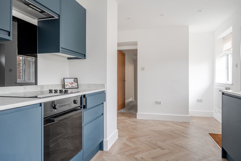 Property photo 1 of 16 1448897-14-69E1Fc...