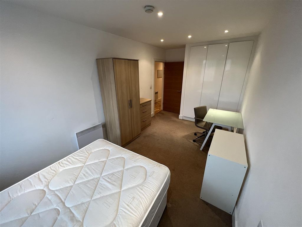 Property photo 3 of 10 Five.Jpeg