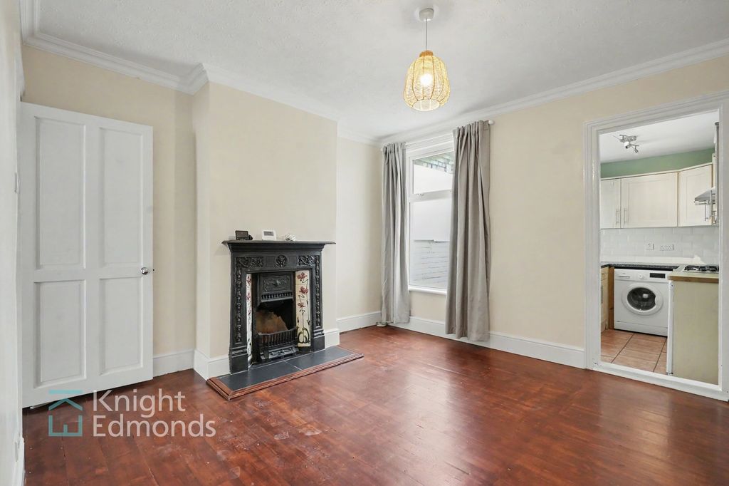 Property photo 3 of 11 Dining Room