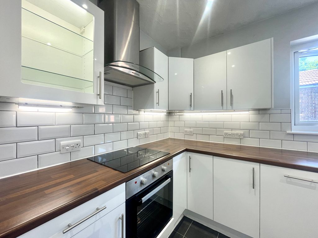 Property photo 2 of 10 A015Efb0-35A4-4C9C-8