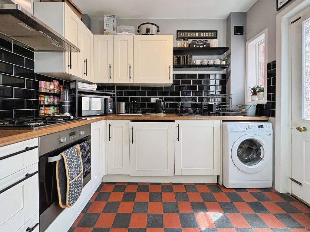 Property photo 3 of 30 E822B899-20