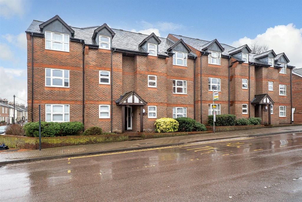 Property photo 1 of 12 Front