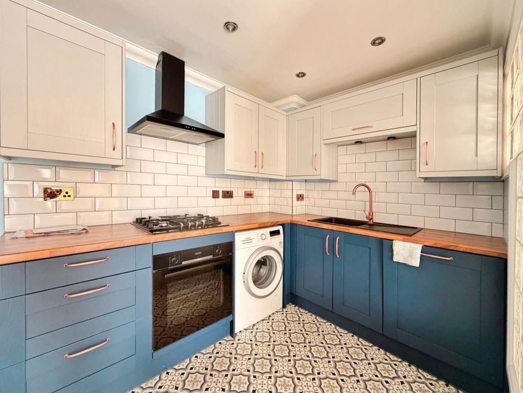 Property photo 2 of 17 Pbox-Img.Jpg