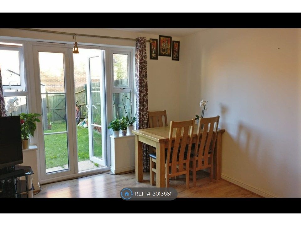 Property photo 2 of 9 Living